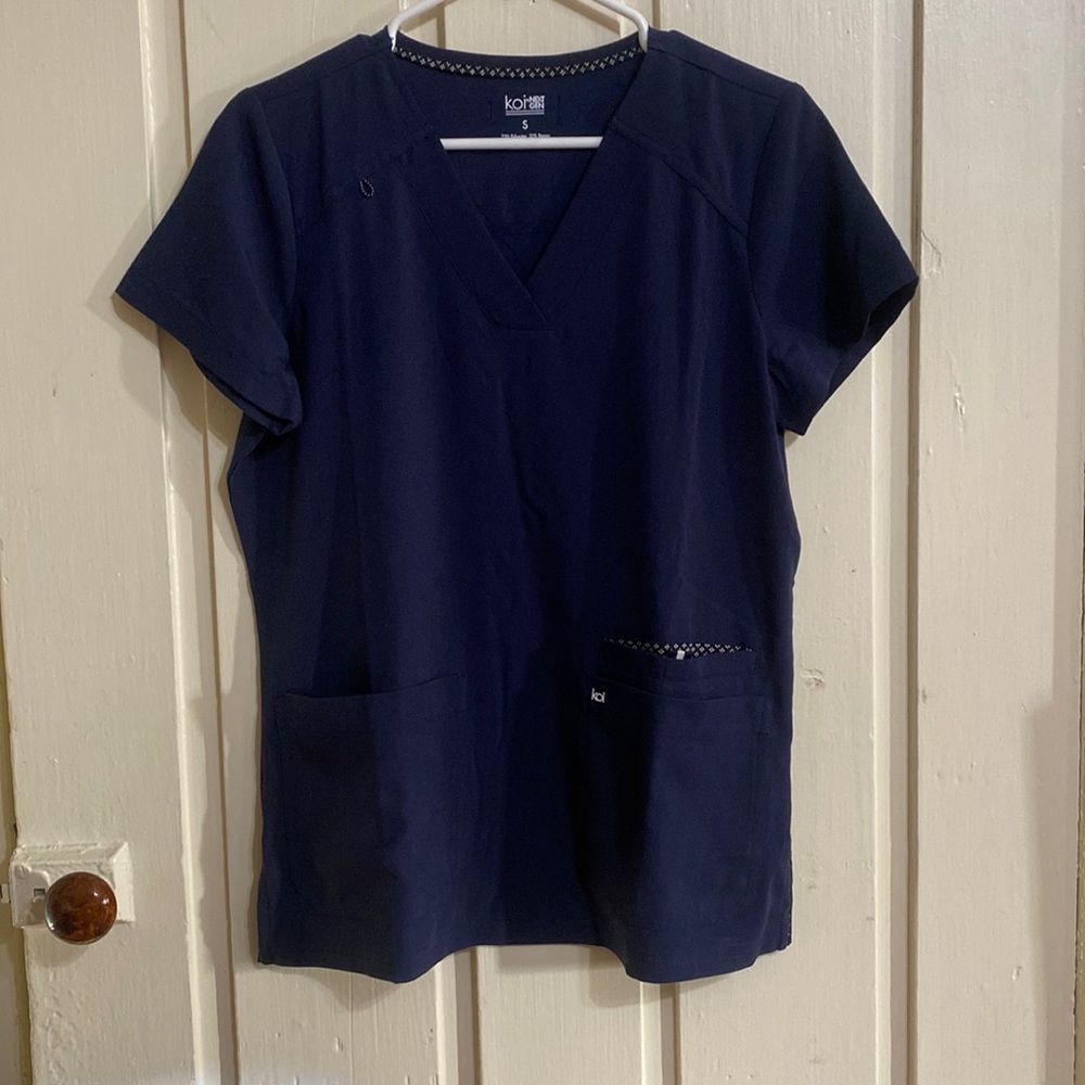 Koi scrub top